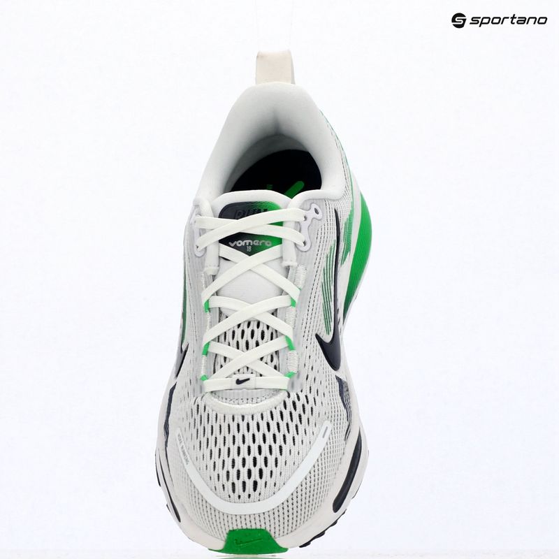 Detské bežecké topánky Nike Vomero 18 white/green spark/midnight navy 16