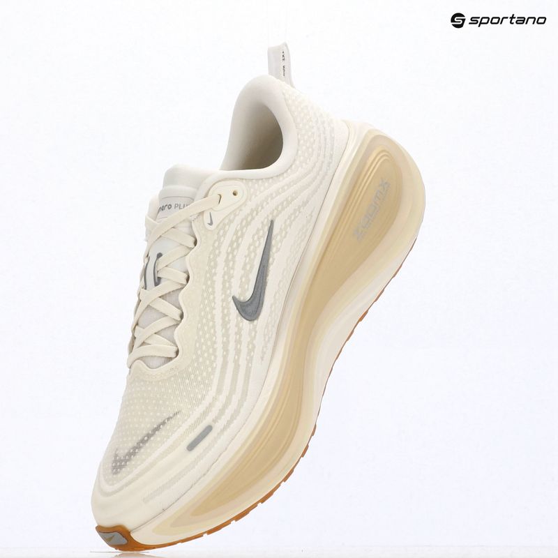 Pánske bežecké topánky Nike Vomero Plus sail/coconut milk/metallic silver 16