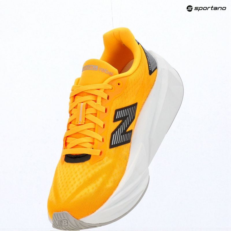 Dámske bežecké topánky New Balance FuelCell Rebel V5 satsuma orange/grey matter 12