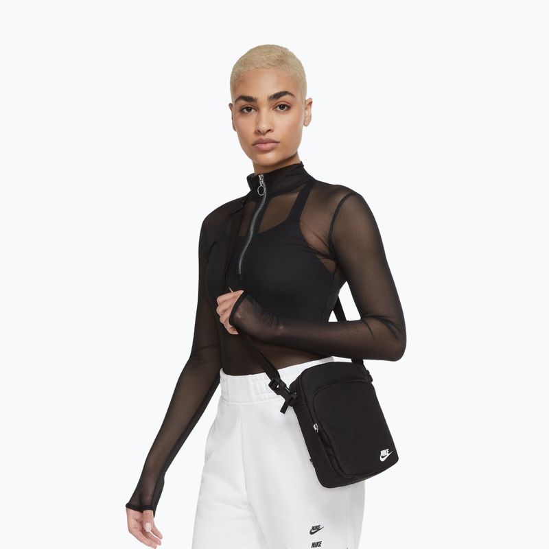 Ľadvinka Nike Heritage 4 l black/black/white 6