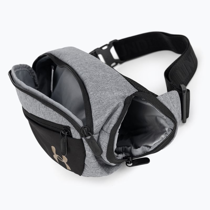Under Armour Flex sivo-čierne ľadvinové vrecko 1364190-012 6