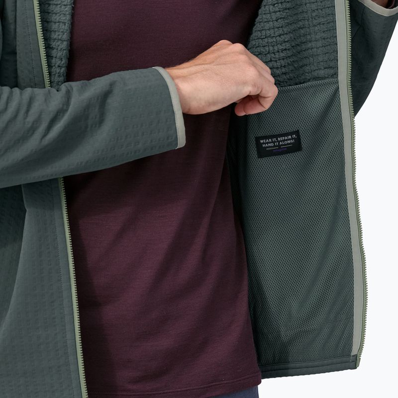Pánska softshellová bunda Patagonia R2 TechFace nouveau green 7
