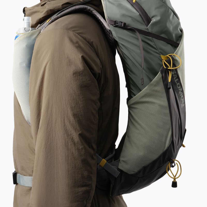 Pánsky turistický batoh Salomon Aerotrek 20 l M-L sedona sage/seagrass/nine iron 10