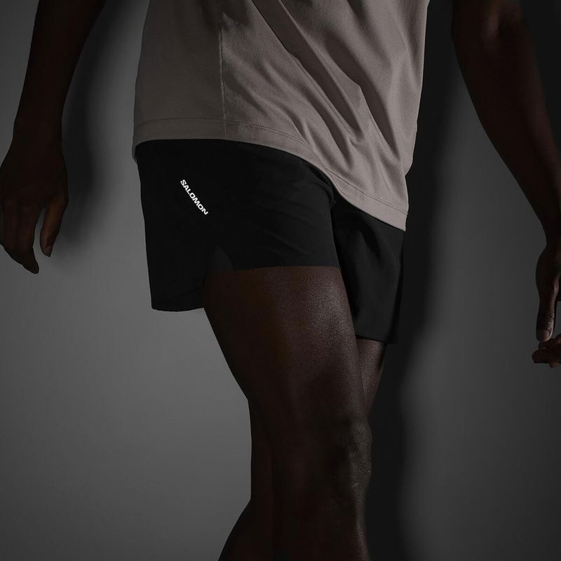 Pánske bežecké šortky Salomon SHAKEout Core 5" deep black 5