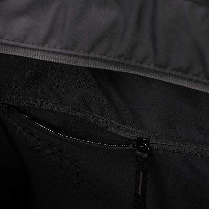Dámska tréningová taška Nike Gym 28 l black/black/white 6
