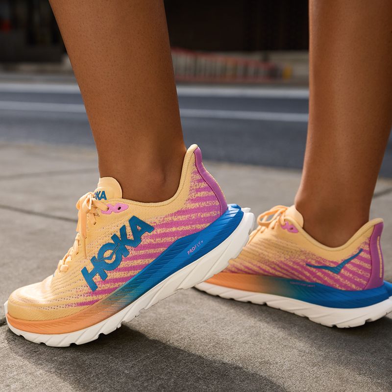 Dámska bežecká obuv HOKA Mach 5 orange-purple 1127894-ICYC 11