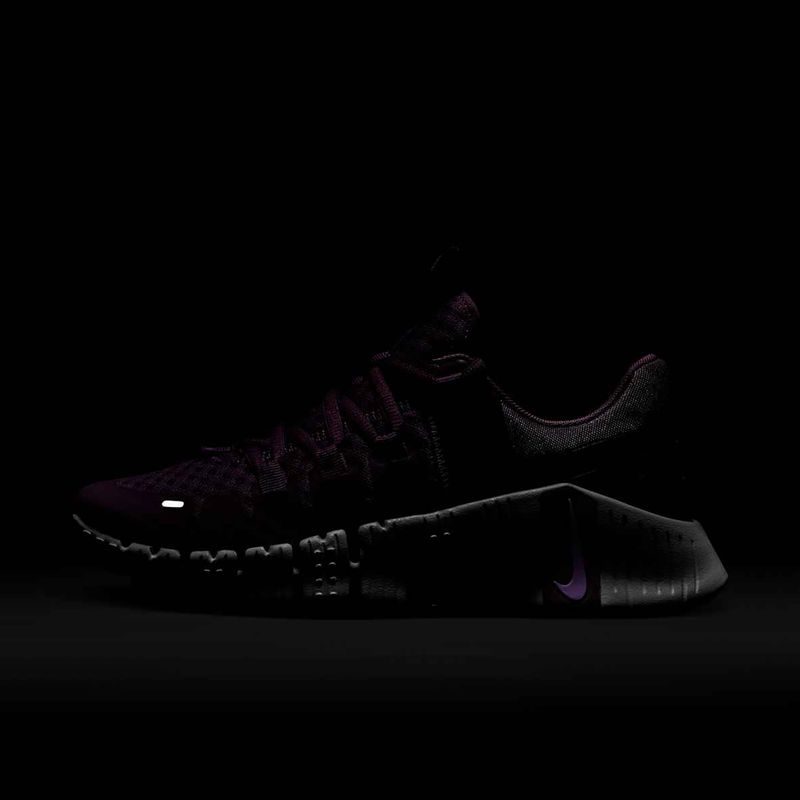 Dámske tréningové topánky Nike Free Metcon 5 violet dust/plum eclipse/rush fuchsia 8
