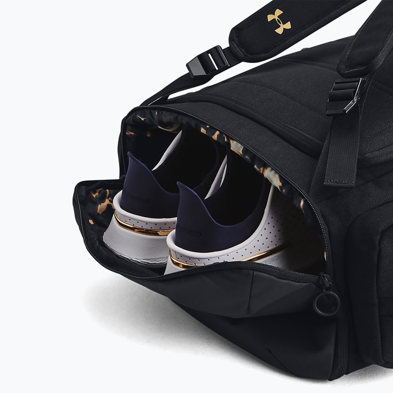 Turistický batoh pánsky Under Armour Project Rock black/black/metallic gold 4