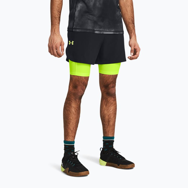 Pánske šortky Under Armour Peak Woven 2v1 black/high vis yellow/high vis yellow