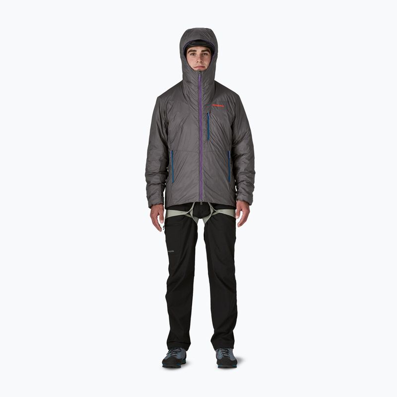 Pánska  páperová bunda  Patagonia DAS Light Hoody forge grey 2