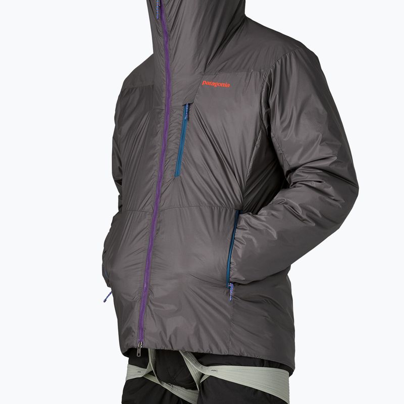 Pánska  páperová bunda  Patagonia DAS Light Hoody forge grey 4