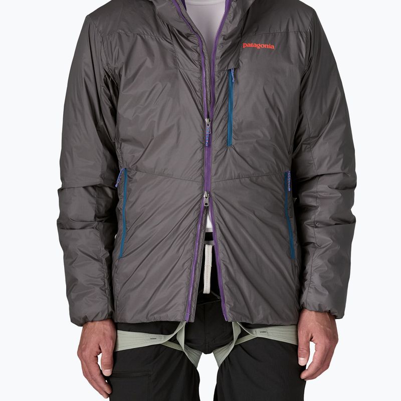 Pánska  páperová bunda  Patagonia DAS Light Hoody forge grey 5