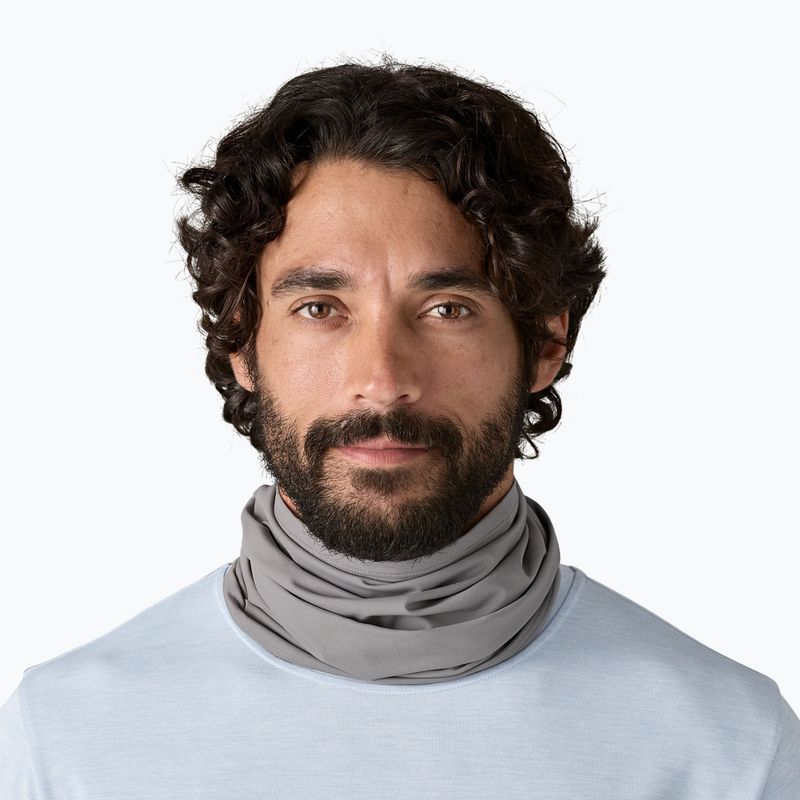 Nákrčník Patagonia Sun Mask forever grey 2