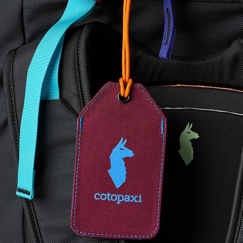 Menovka na batožinu Cotopaxi Luggage Tag del dia 3