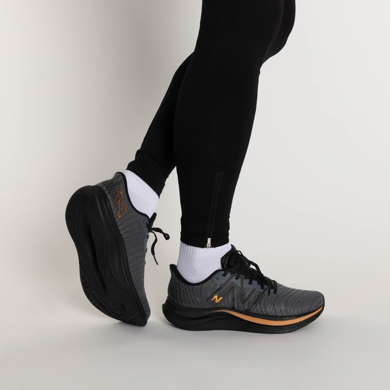 Pánska bežecká obuv New Balance MFCPRV4 graphite 2