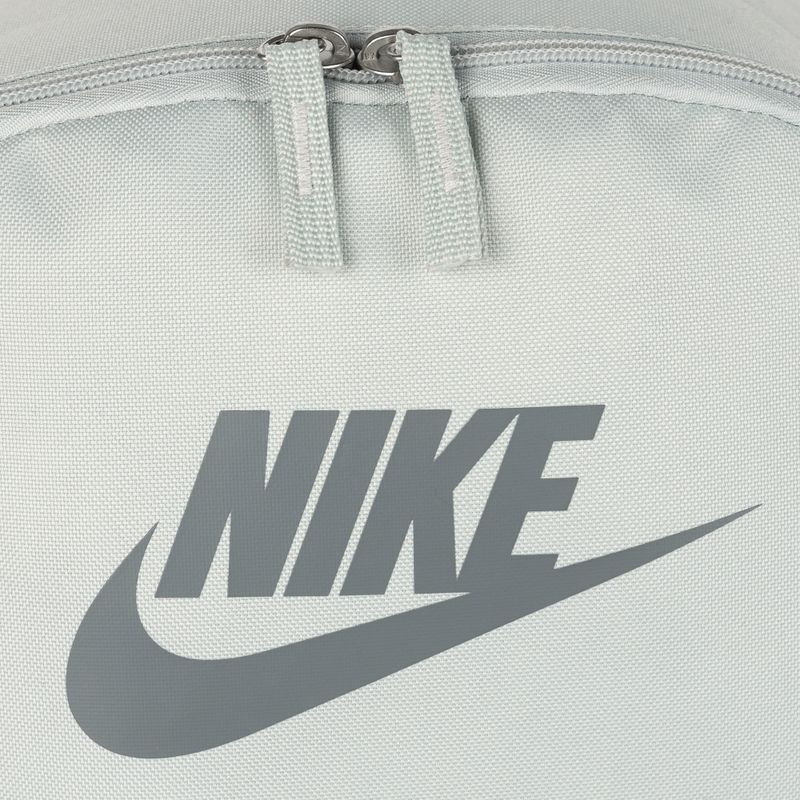 Batoh Nike Heritage 25 l light silver/smoke grey 4
