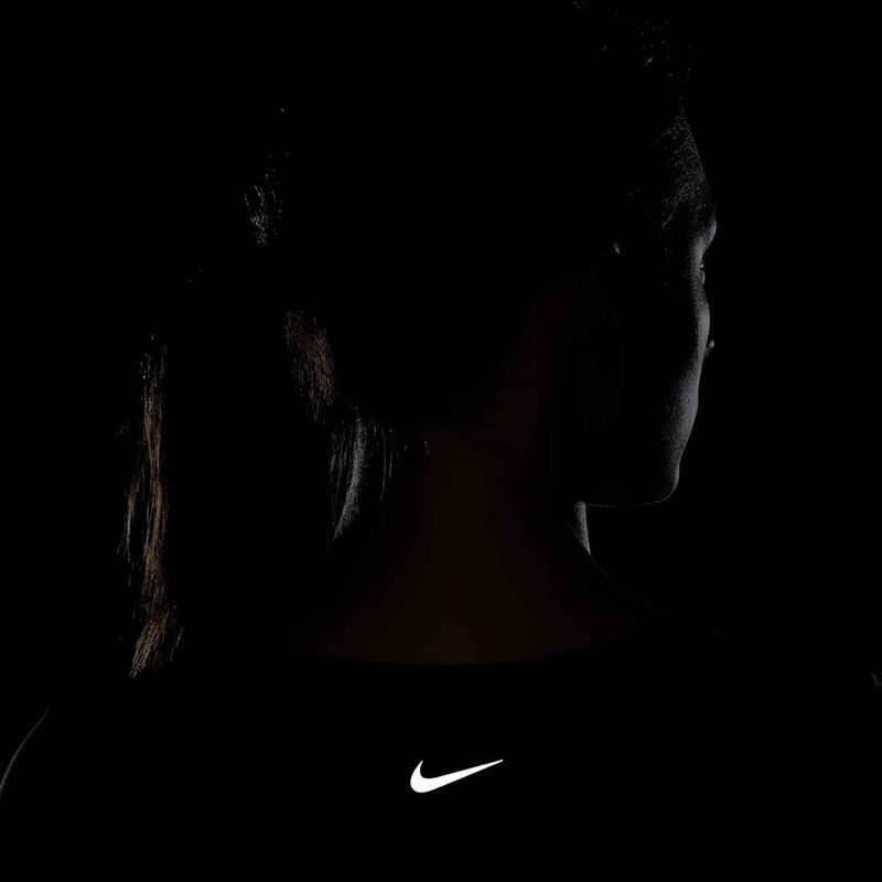 Dámske tréningové tričko Nike One Fitted Dri-Fit Cropped Top black 6