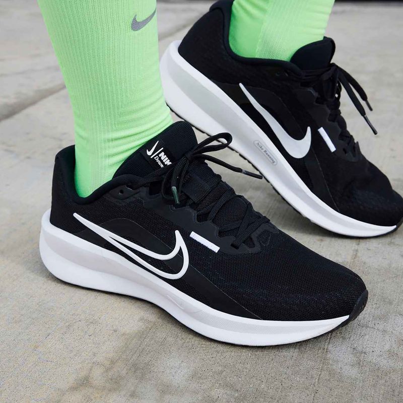 Dámske bežecké topánky Nike Downshifter 13 astronomy black / white / dark smoke grey 15