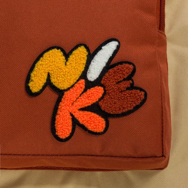 Detský batoh Nike Classic 16 l sesame/burnt sunrise/total orange 6