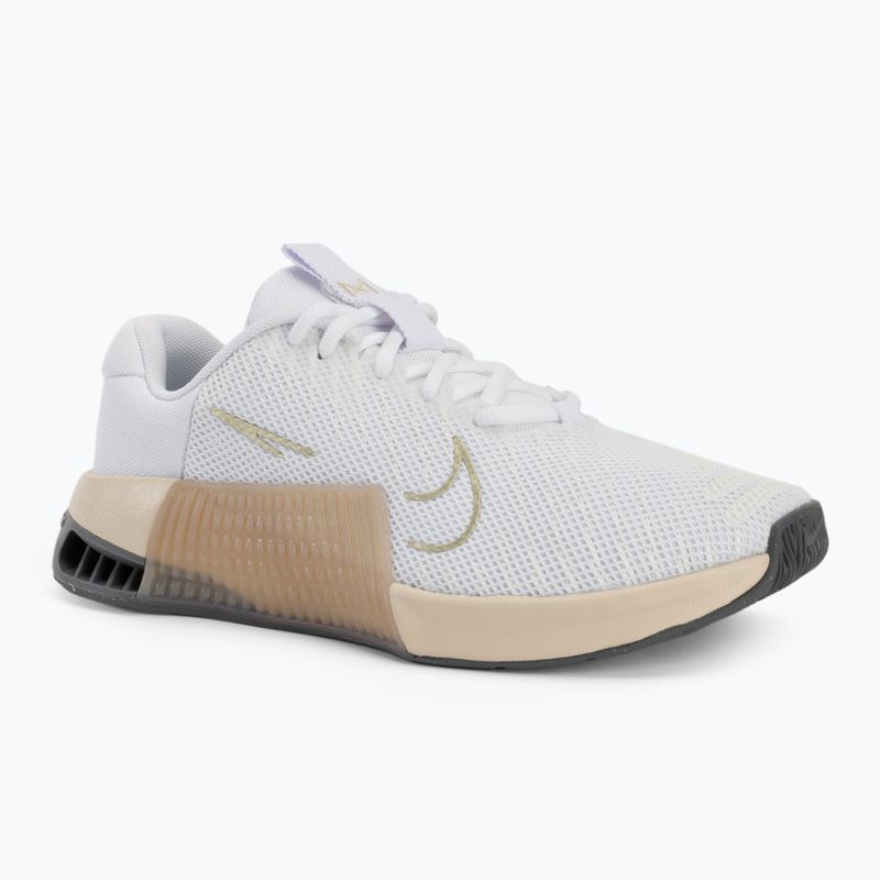 Dámska tréningová obuv Nike Metcon 9 white/metallic gold grain/sanddrift/white