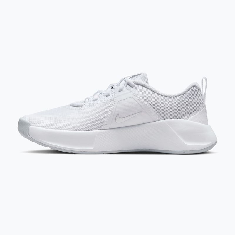 Dámska tréningová obuv Nike MC Trainer 3 white/photon dust/metallic platinum 2