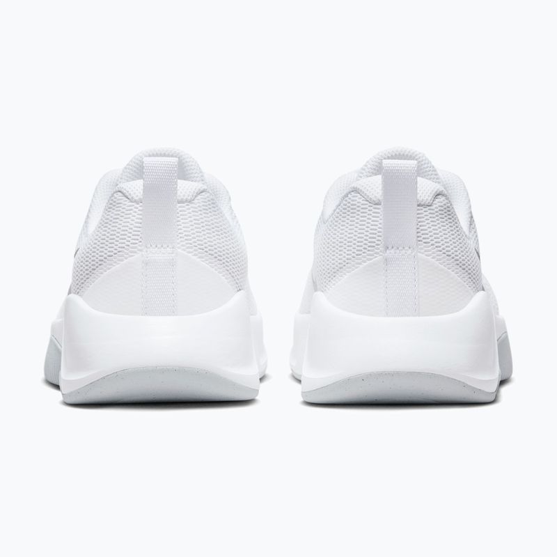 Dámska tréningová obuv Nike MC Trainer 3 white/photon dust/metallic platinum 4