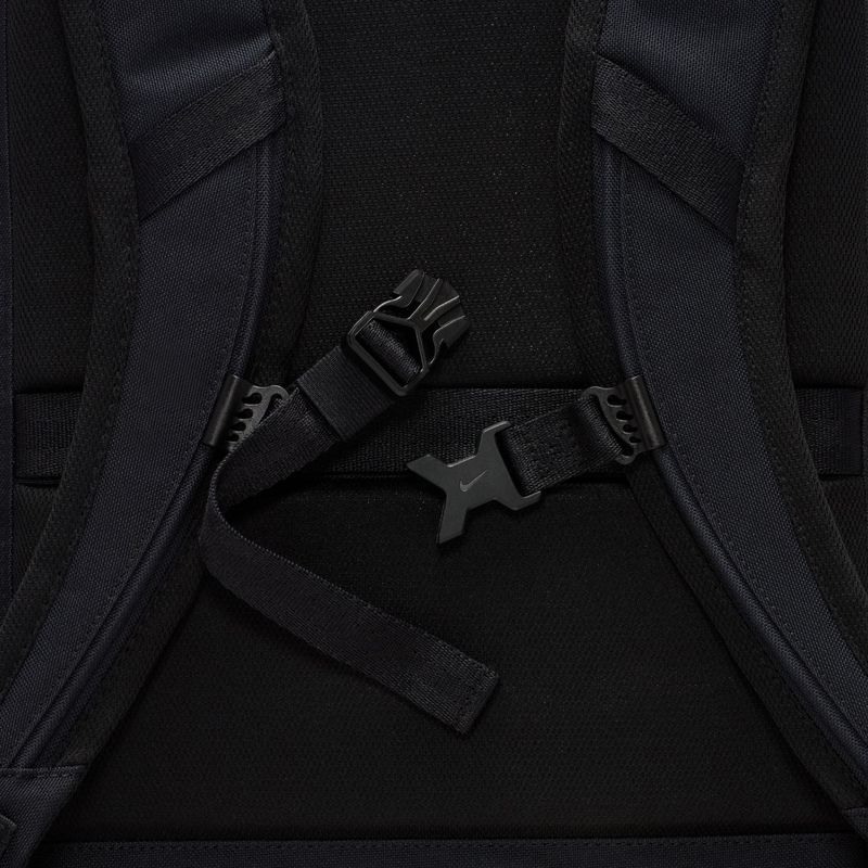 Mestský batoh Nike Utility Speed 27 l black/black/white 11