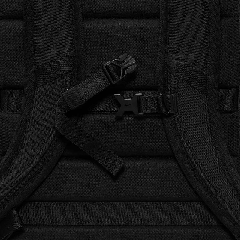 Mestský batoh Nike Utility Elite 37 l black/black/white 11