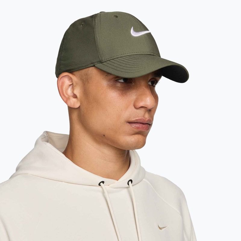 Šiltovka Nike Dri-FIT Club medium olive/white 6
