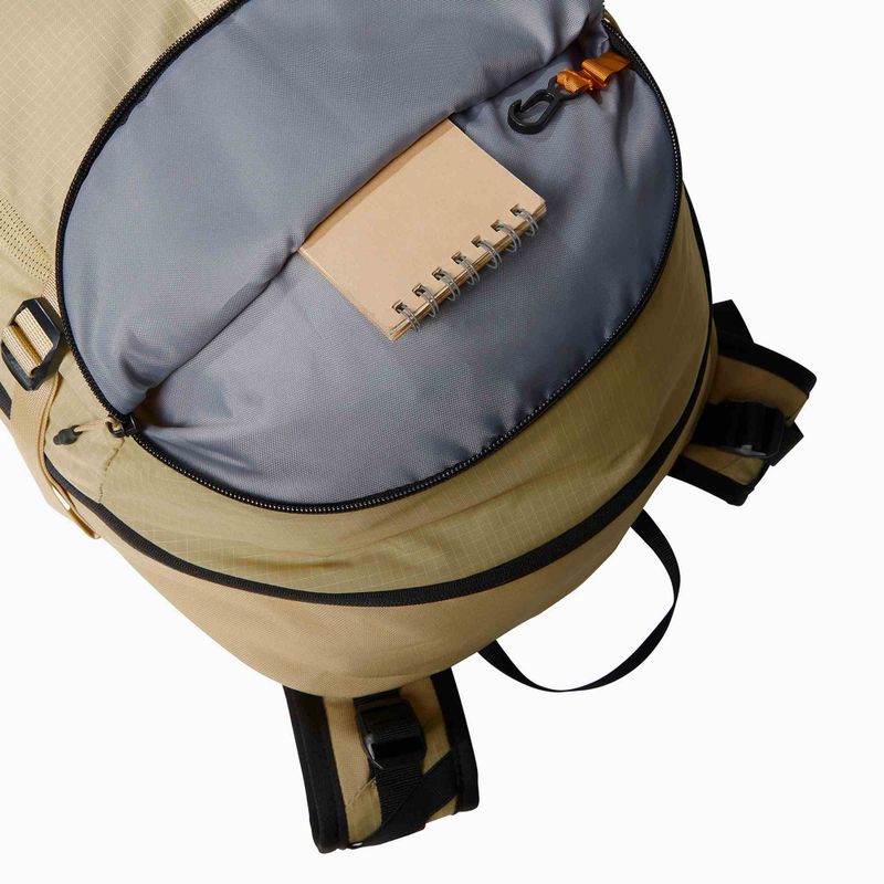 Pánsky turistický batoh The North Face Basin 36 l khaki stone/desert rust 5