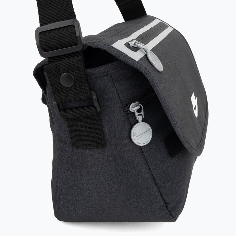 Taška na desiatu Nike Futura Messenger Lunch 7,5 l black 5