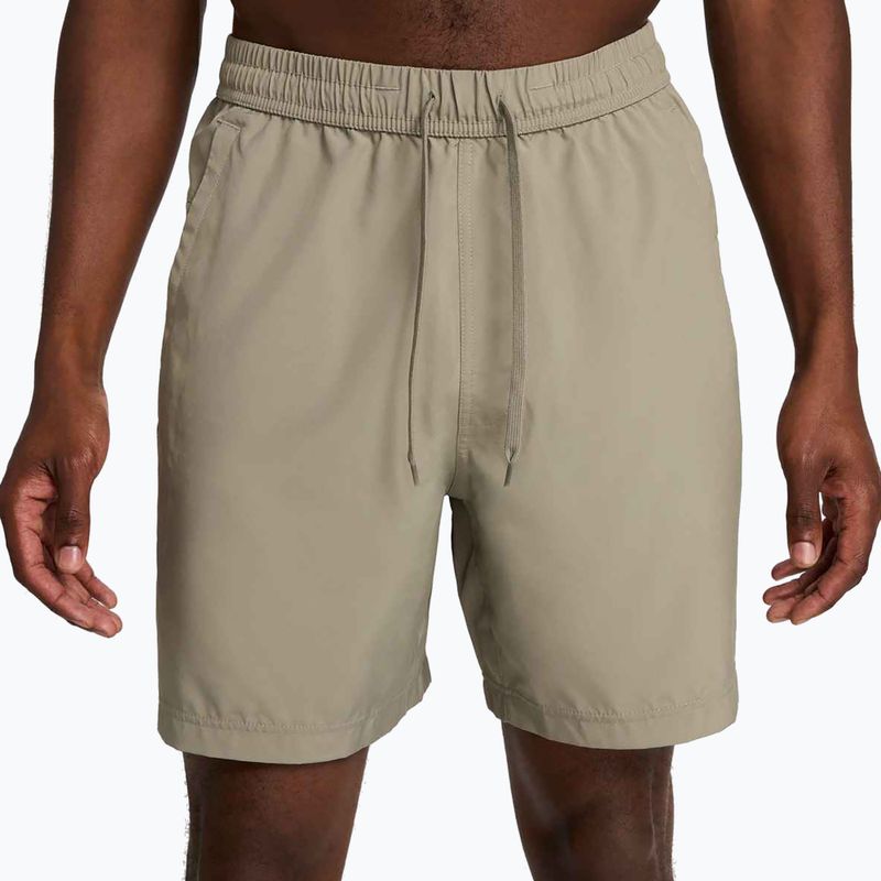 Pánske bežecké kraťasy Nike Form Dri-FIT 7" bez podšívky všestranné light army/black 3