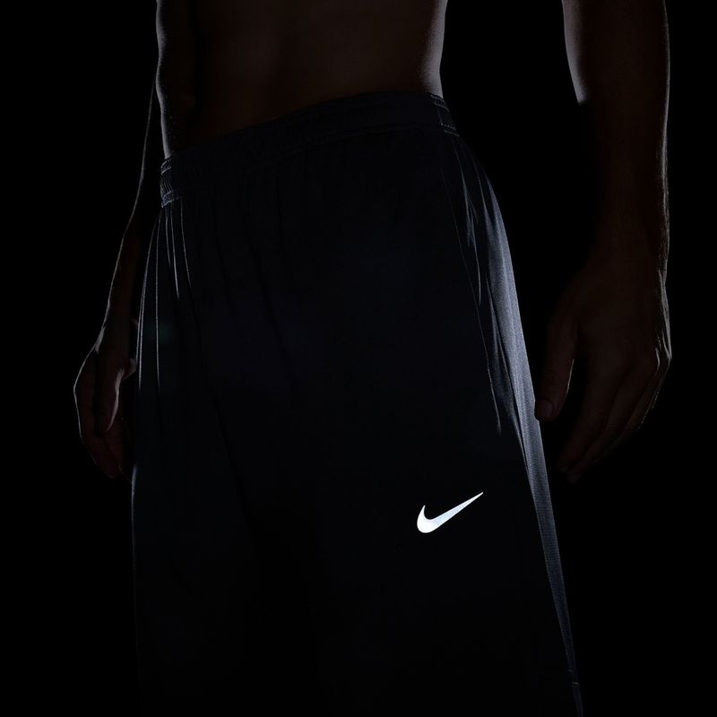 Pánske bežecké nohavice Nike Challenger Dri-Fit black 8