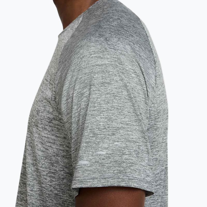 Pánske bežecké tričko Nike Stride ADV smoke grey / heather 5