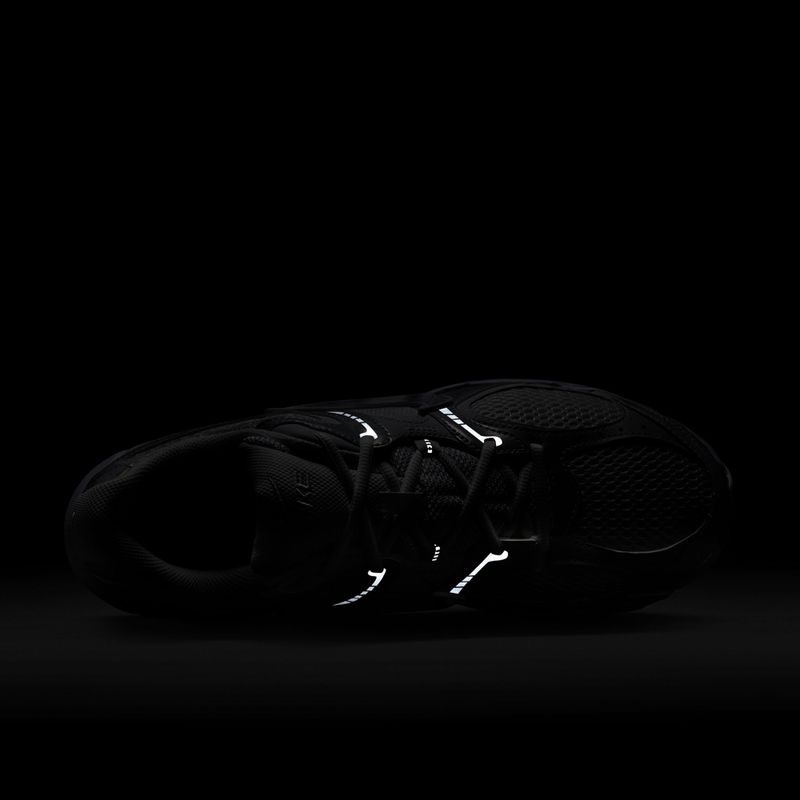 Pánske topánky Nike V5 RNR white/black/metallic silver/white 7