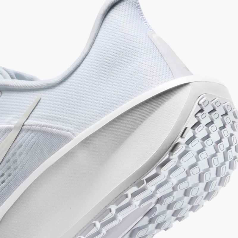 Pánske bežecké topánky Nike Quest 6 white / platinum tint / white 9