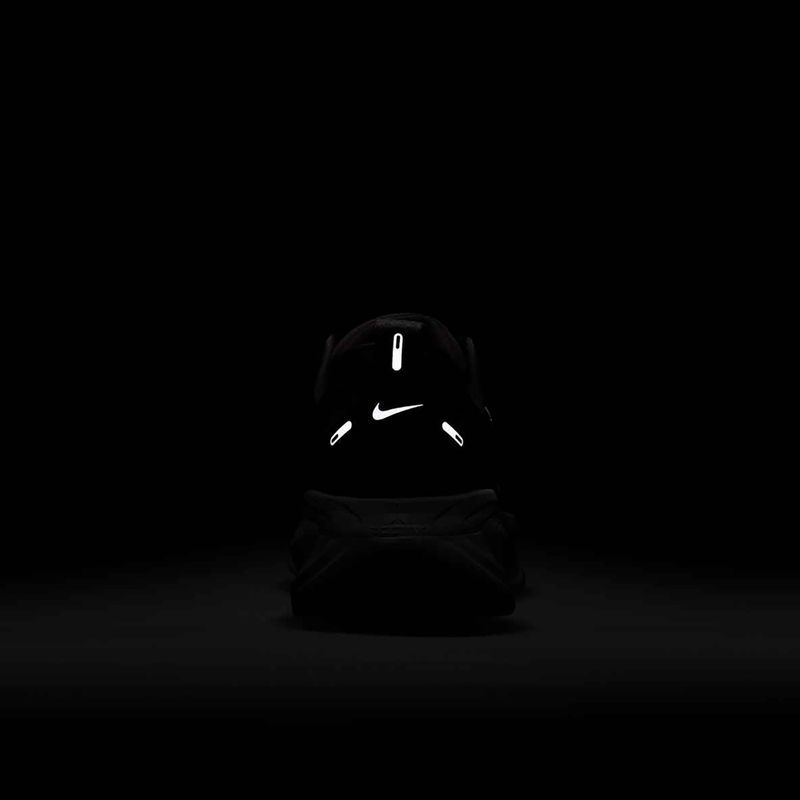 Pánske bežecké topánky Nike Vomero 18 black/coconut milk/summit white 8