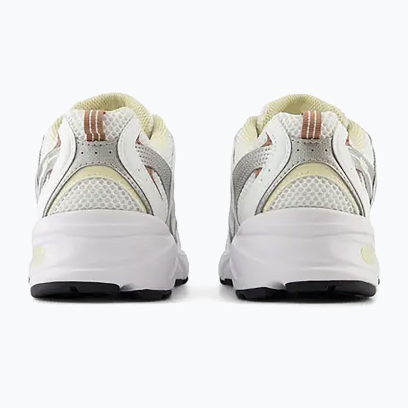 Biele vápnikové topánky New Balance 530 3