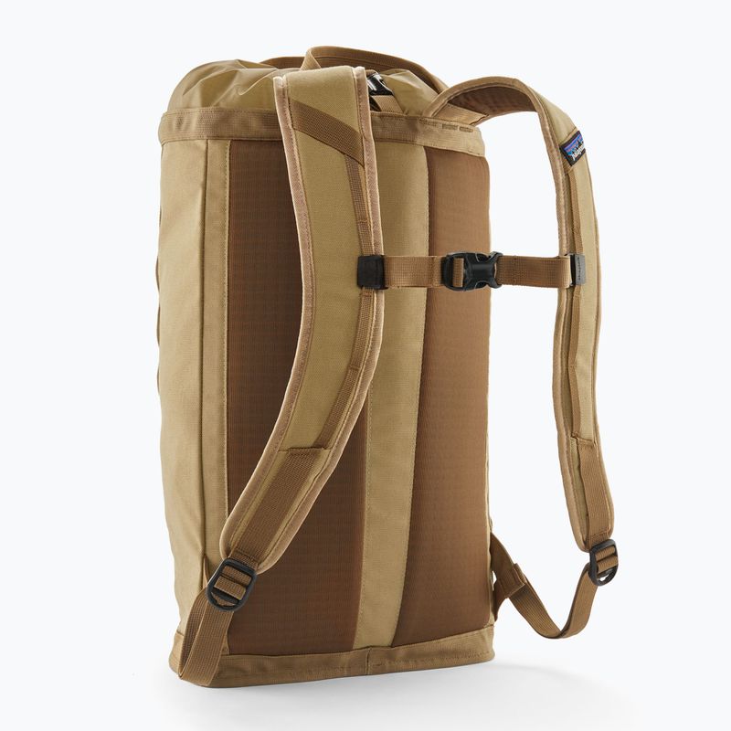 Batoh Patagonia Fieldsmith Linked 24 l classic tan 2