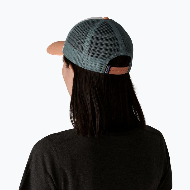 Šiltovka Patagonia P-6 Logo LoPro Trucker white w/peach sherbet 3