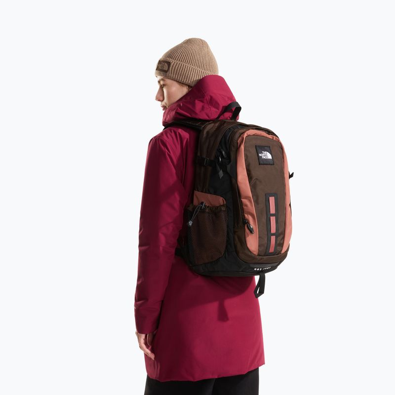 Mestský batoh The North Face Hot Shot Se 30 l dark chestnut/copper si 7