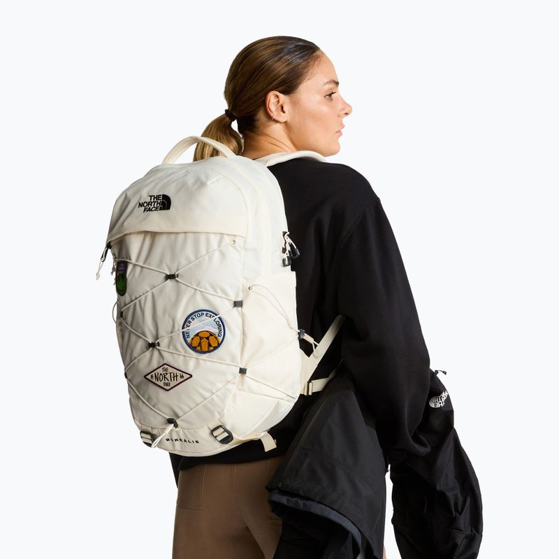 Mestský batoh The North Face Borealis Patch 21 l white dune/patch 6
