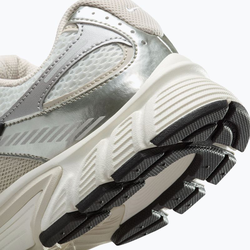 Dámske topánky Nike V5 RNR summit white/sail/black/light orewood brown 8