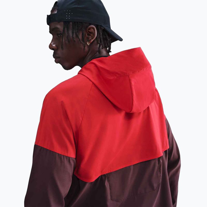 Pánska bežecká bunda Nike Impossibly Light Windrunner light crimson/light crimson/burgundy crush 4