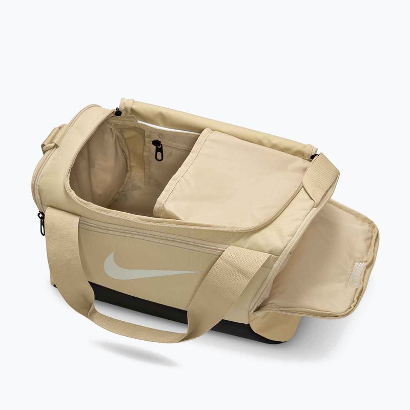 Tréningová taška Nike Brasilia 9.5 Duffle 25 l desert khaki/black/sail 5