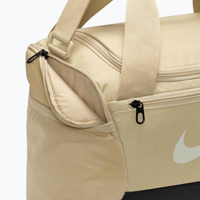 Tréningová taška Nike Brasilia 9.5 Duffle 25 l desert khaki/black/sail 7