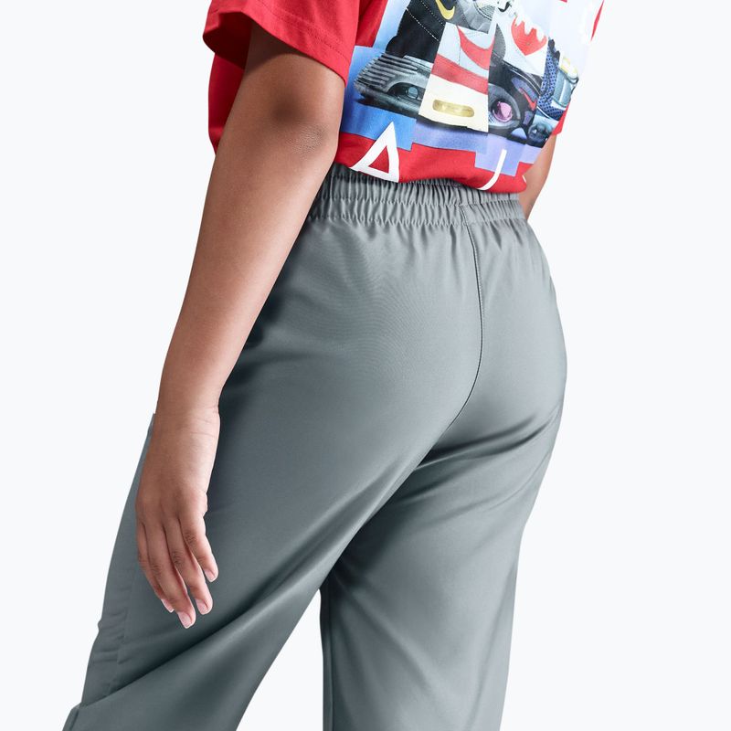 Detská tepláková súprava Nike Sportswear Woven smoke grey/light smoke grey/white 7