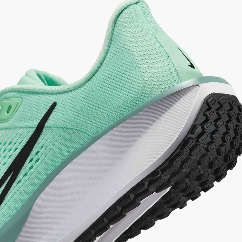 Dámske bežecké topánky Nike Quest 6 mint foam / black / cannon / white 9