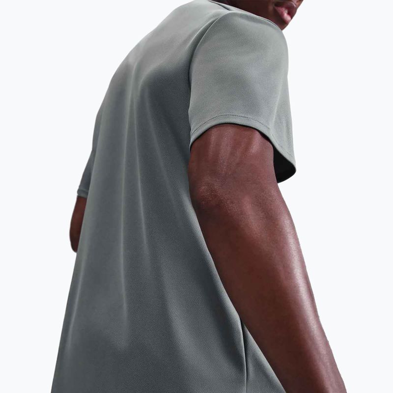 Pánske bežecké tričko Nike Miler Dri-Fit UV smoke grey 4