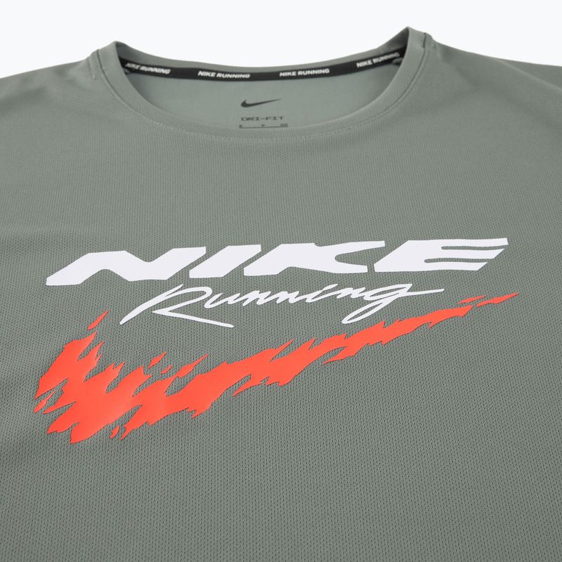 Pánske bežecké tričko Nike Miler Dri-Fit UV smoke grey 8